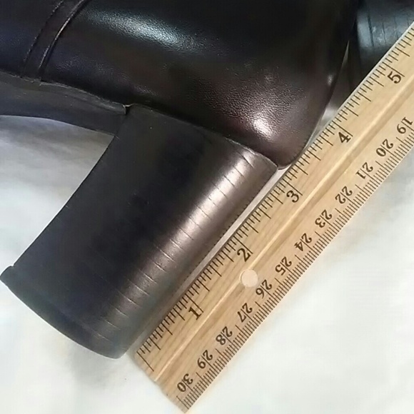 ENZO ANGIOLINI ankle booties. - Picture 6 of 6